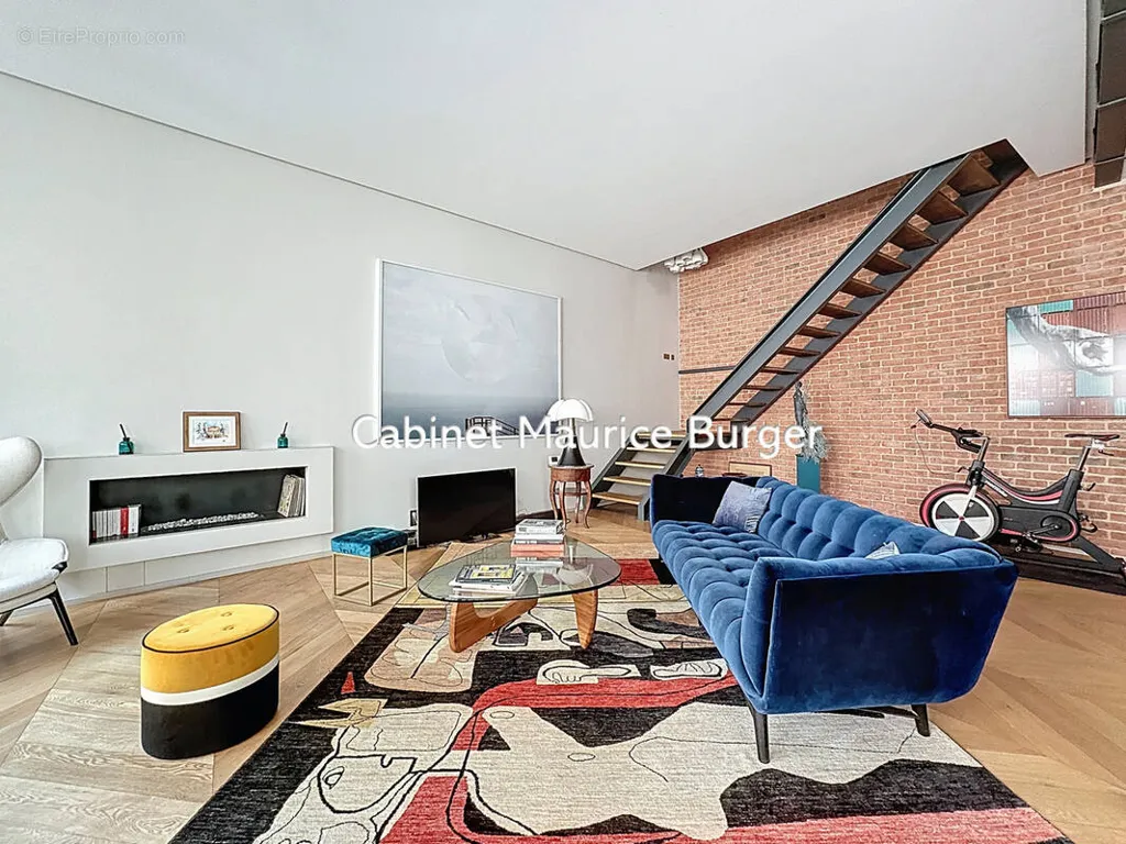 Elutuba - Architectural Loft in 2nd Arrondissement, Paris