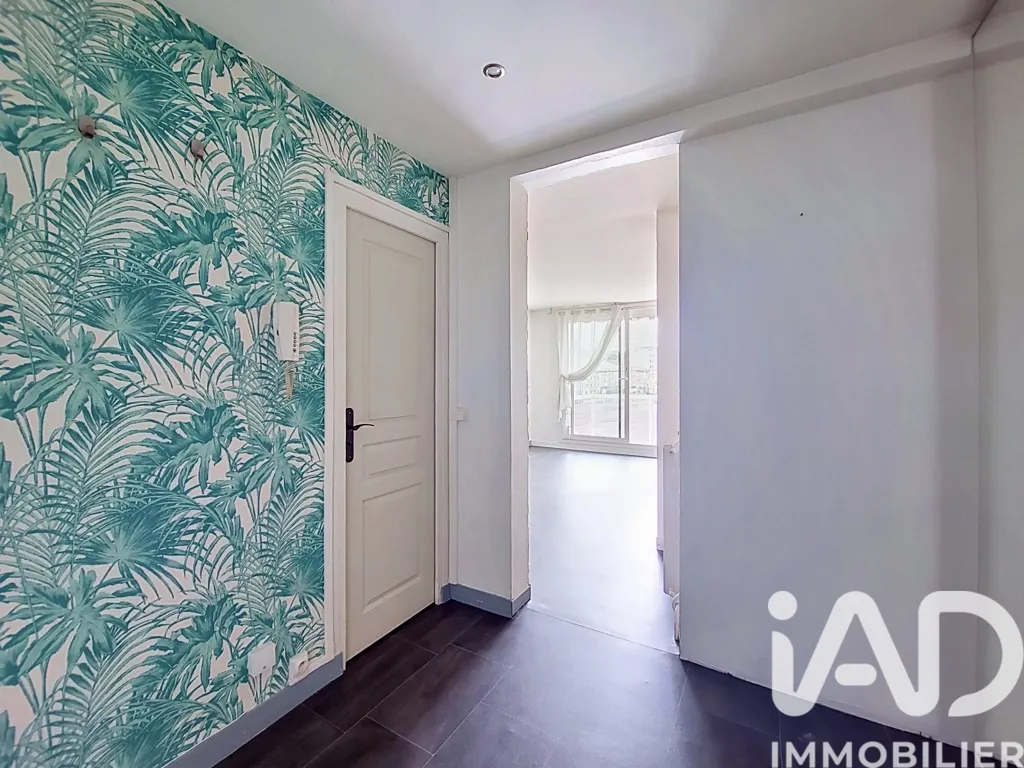 Ingresso - Apartment with Balcony in Chaville