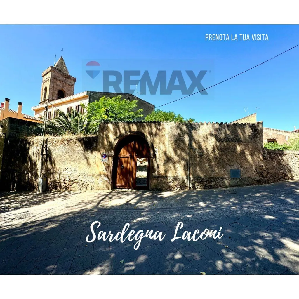 Välivaade - Historic Villa with Private Garden in Laconi