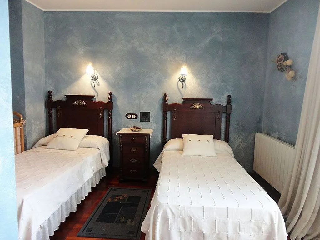 Chambres - Adosado with Rustic Decor in Riocavado de la Sierra