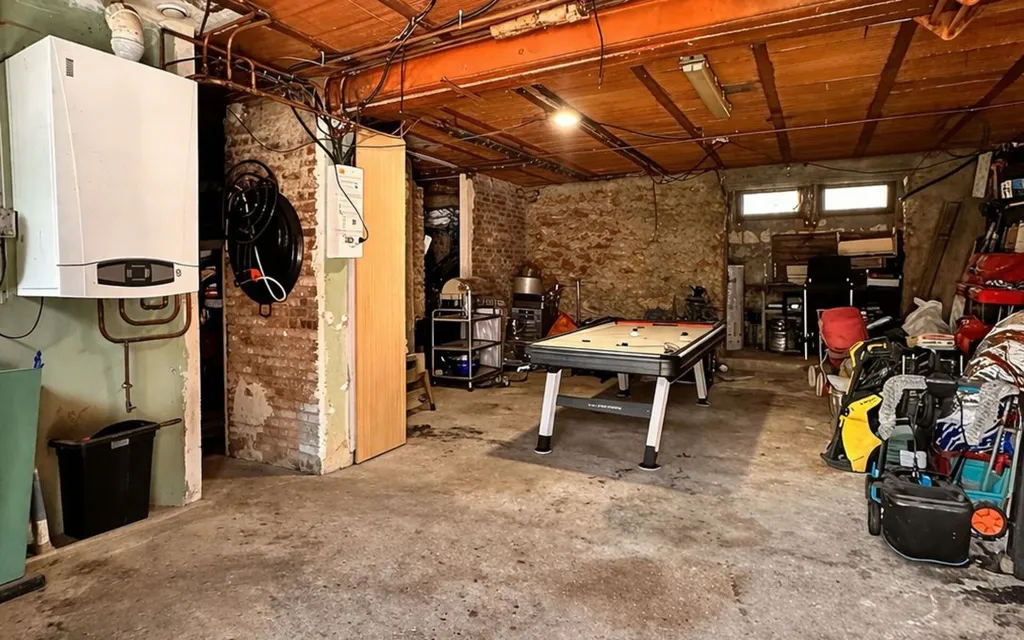 Garage - Charming Maison with Garden in Montreuil