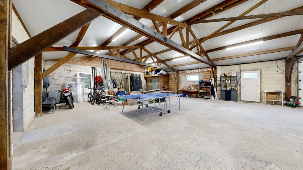 Garage - Atypical Loft with Hangar in Arques