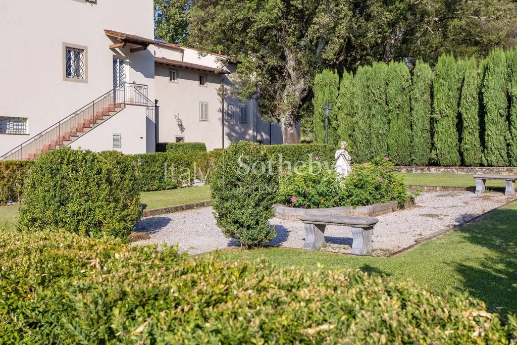 Aed - Historic Villa with Private Chapel in Montecatini Terme