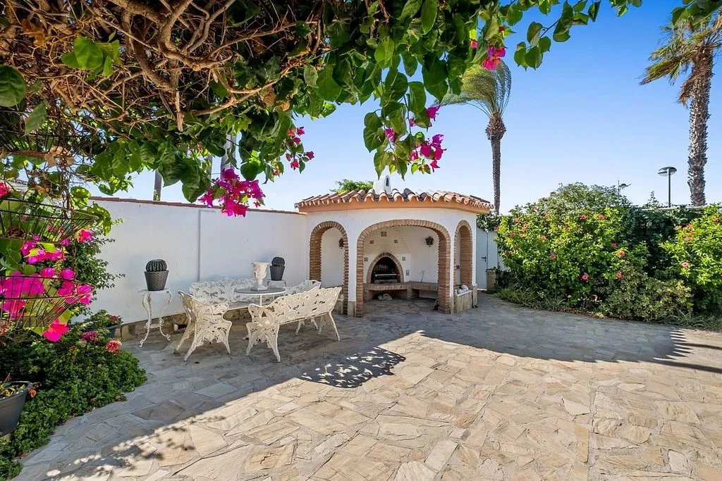 Aed - Modern Semi-Detached Chalet with Pool in Torrox Costa