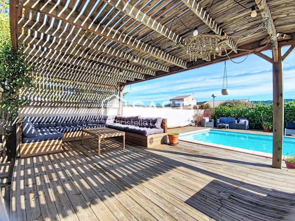 Bassein - Family House with Pool in Langlade