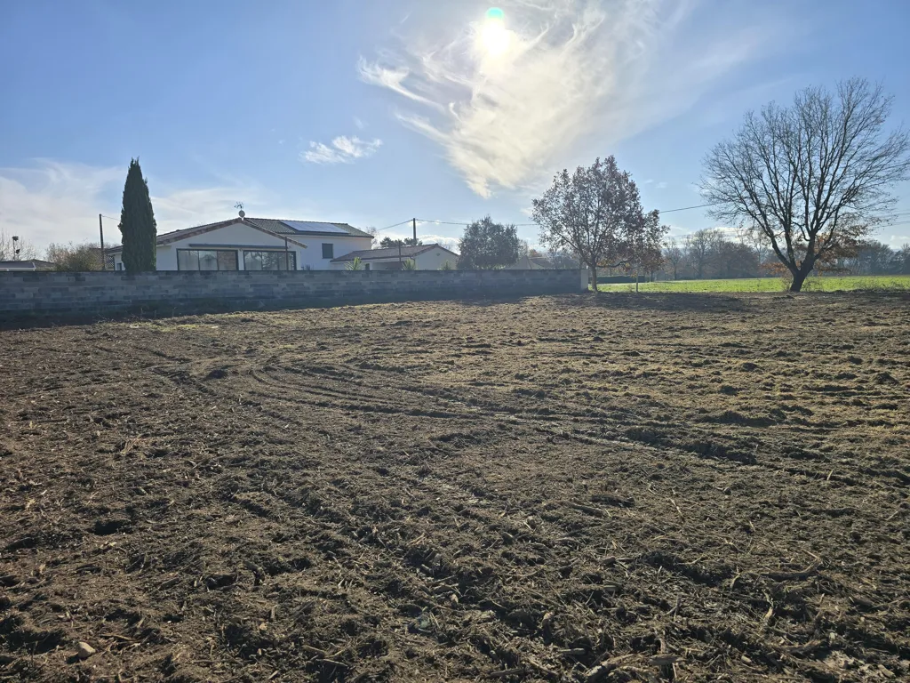 Aed - Constructible Plot in Camboûnêt-sur-le-Sor