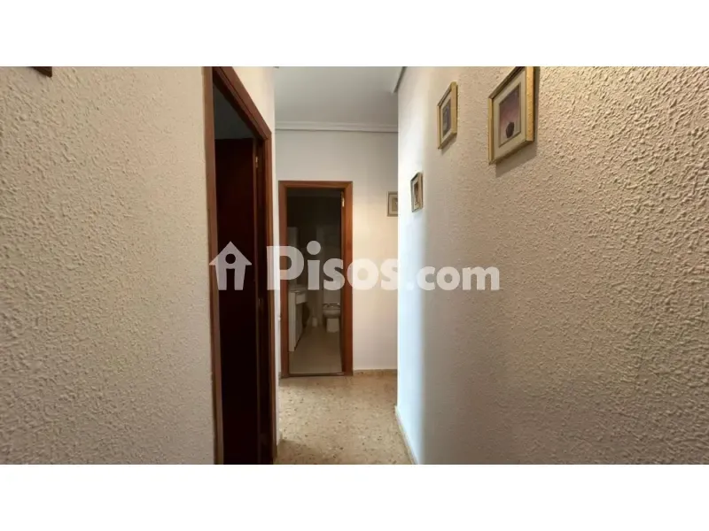 Entrée - Student-Friendly Flat with Balcony in El Pilar