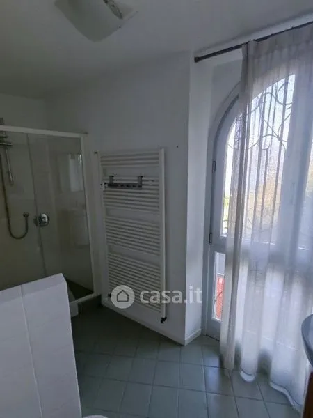 Salles de bain - Two-Bedroom Lake View Apartment in Luino