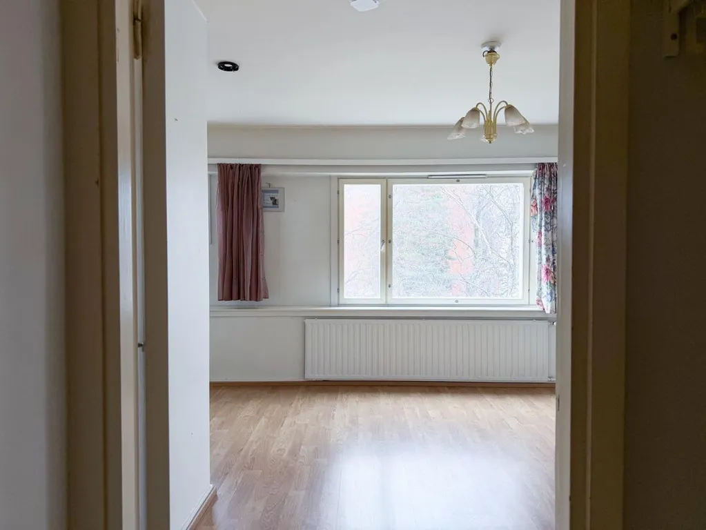 Séjour - Bright Studio Flat with Balcony in Roihuvuori, Helsinki