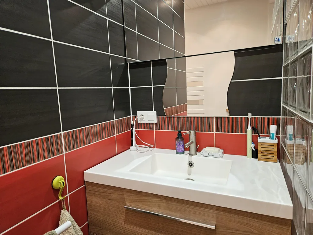 Salles de bain - Maison de Plain Pied avec Vue Montagne à Glandasse