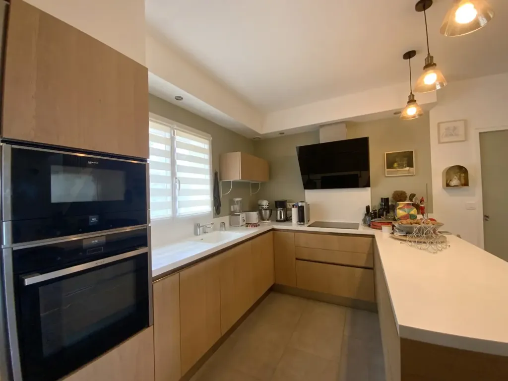 Kitchen - Luxury Villa with Pool near Uzès