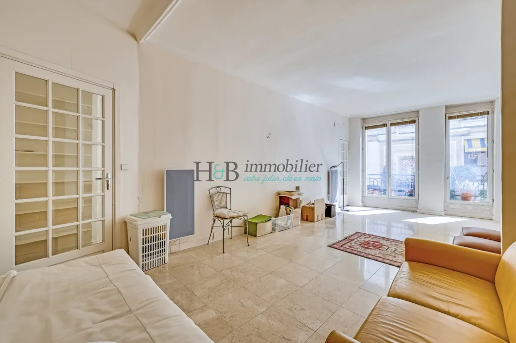 Soggiorno - Parisian Apartment with Rooftop View in 2nd Arrondissement