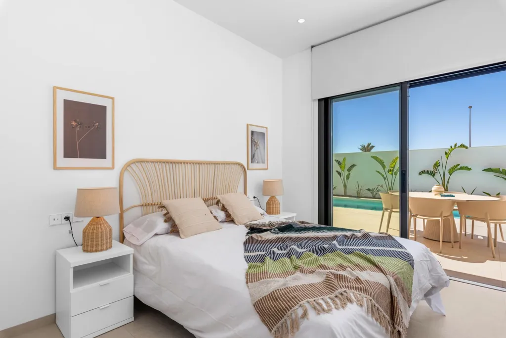 Magamistoad - Newly Built Villa with Pool in Los Alcázares