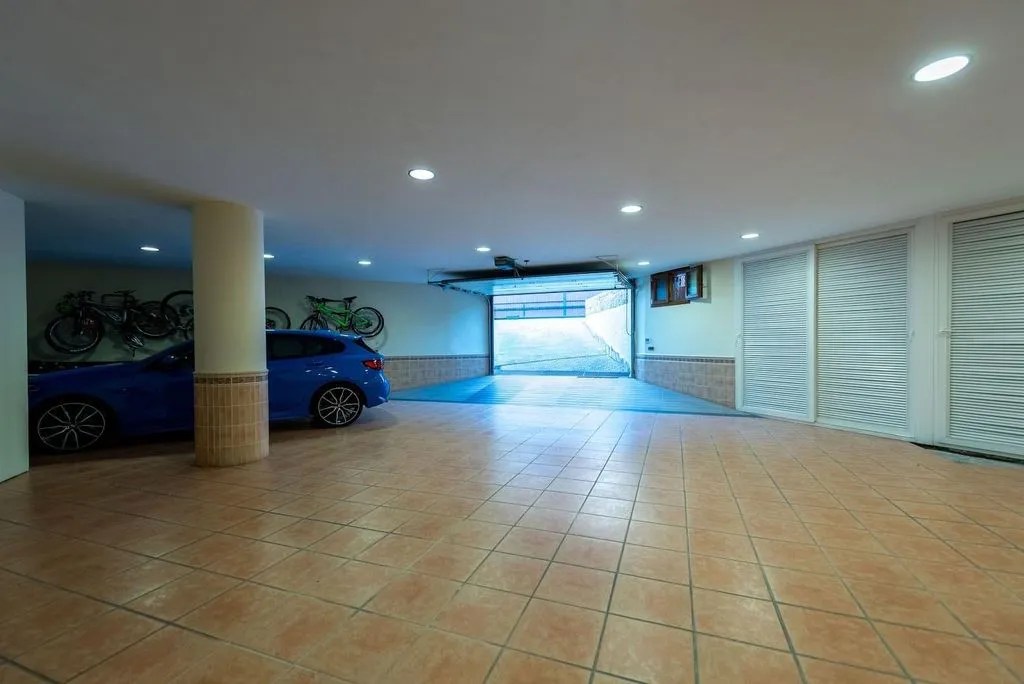 Garage - Luxury Villa with Pool in Calpe