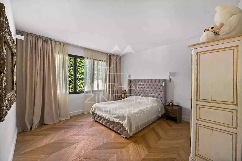Bedrooms - Luxury Villa with Sea View in Roquebrune-Cap-Martin