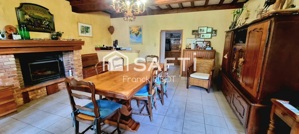 Sala da pranzo - Stone House with Atypical Garden in Avallon