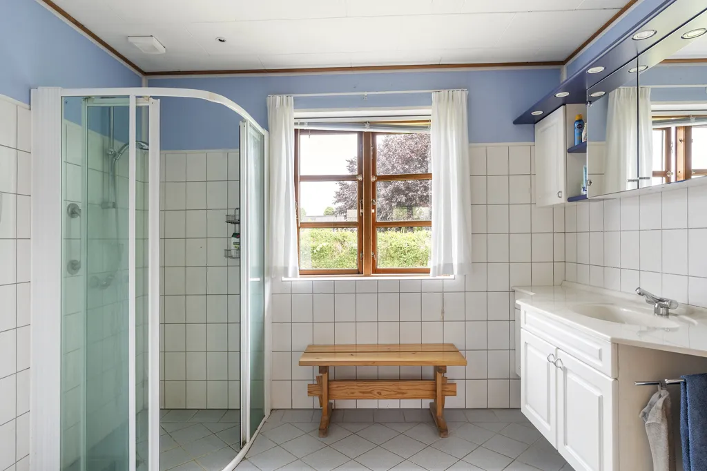 Bathrooms - Villa with South-Facing Terrace in Kregme