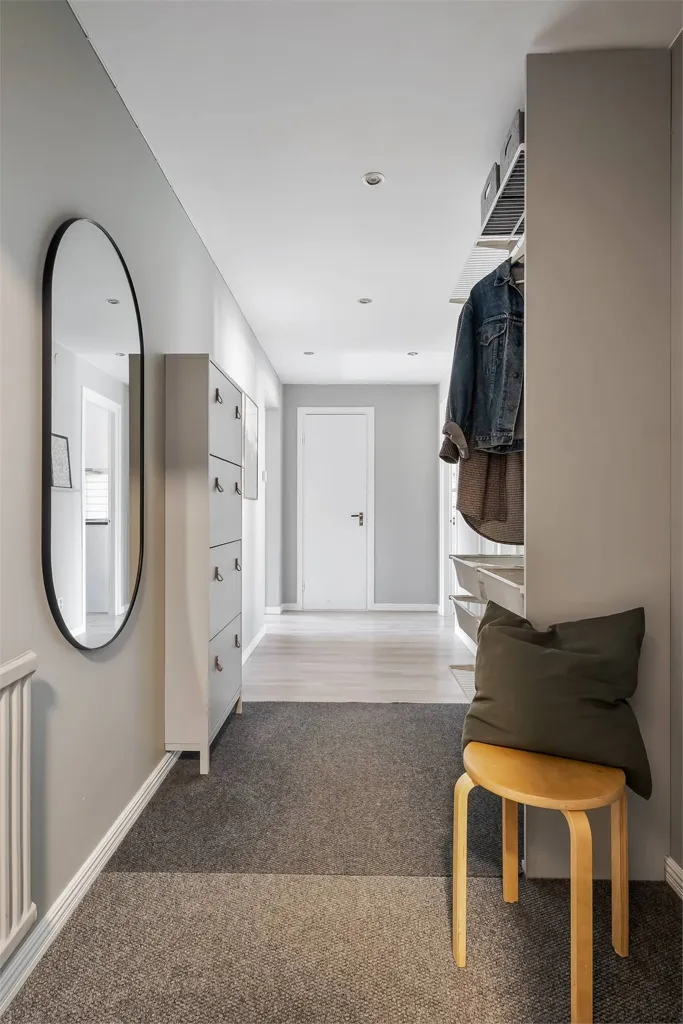 Entrée - Modern Flat with South-Facing Balcony in Västerhaninge
