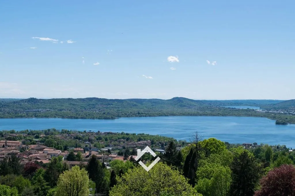 New Villa with Lake View in Comerio, Lombardy