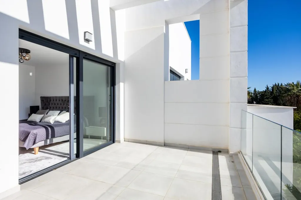 Balcon - Terraced House with Rooftop Solarium in Estepona