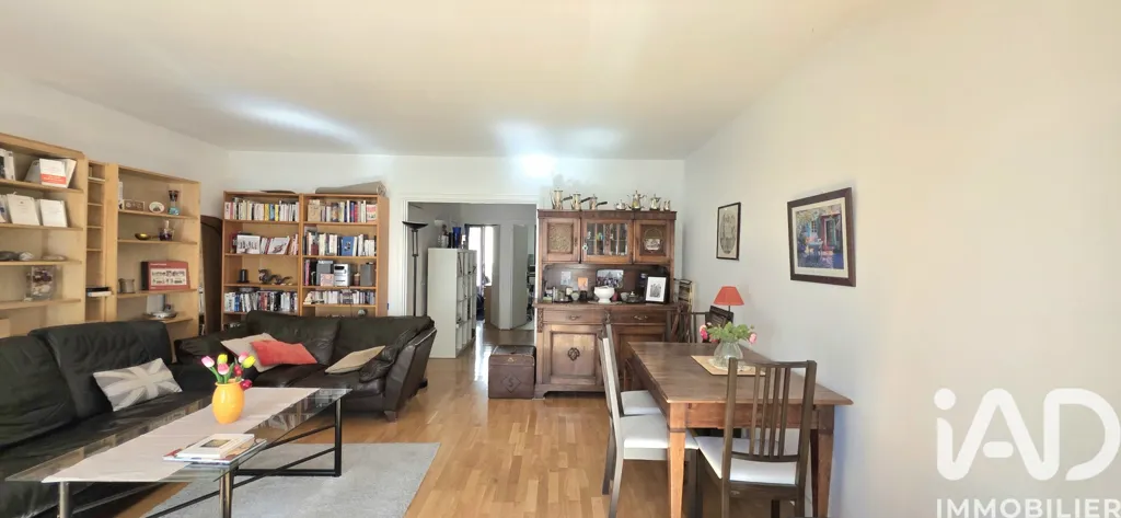 Séjour - Appartement traversant avec balcon à Puteaux