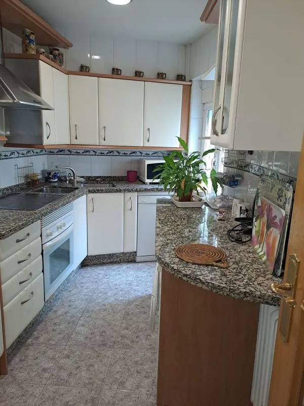 Köök - Furnished Flat with Balcony in Carmelitas