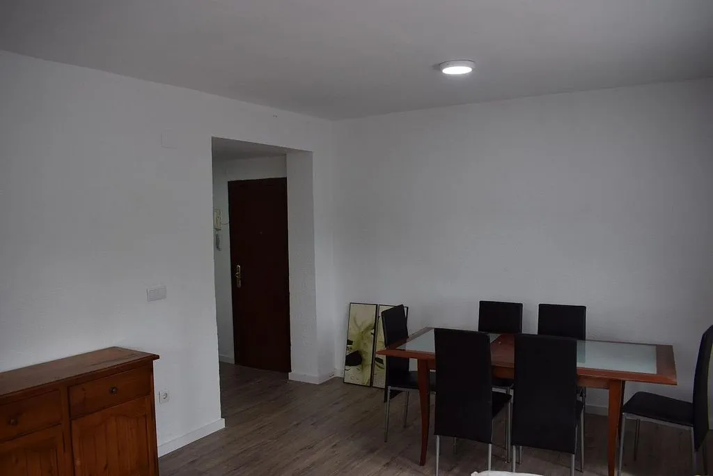 Salle à manger - Reformed Flat with East View in Oliver