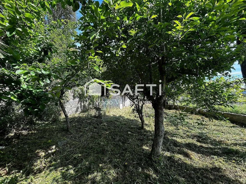 Aed - Detached House with Two Independent Units in Meis