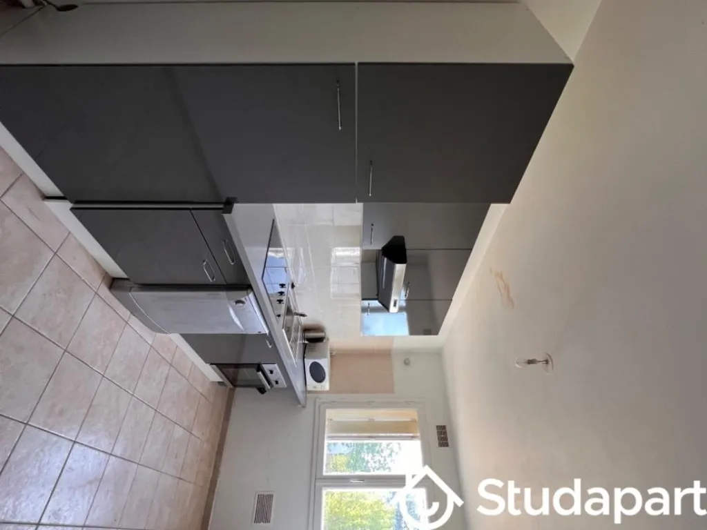 Cuisine - Chambre en Colocation avec Terrasse à Orléans