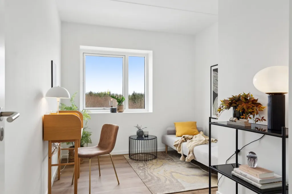 Bureau - Apartment with Balcony in Odense's Green District