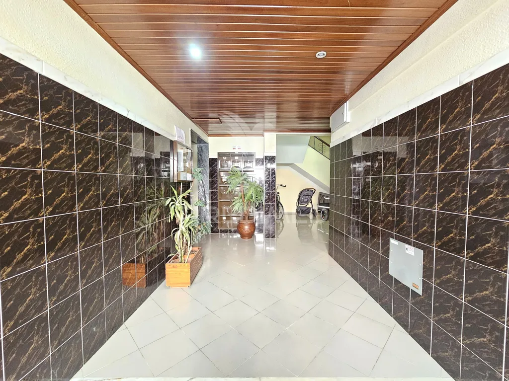Entrée - Spacious T2 Apartment with Two Fronts in Pinhal Novo