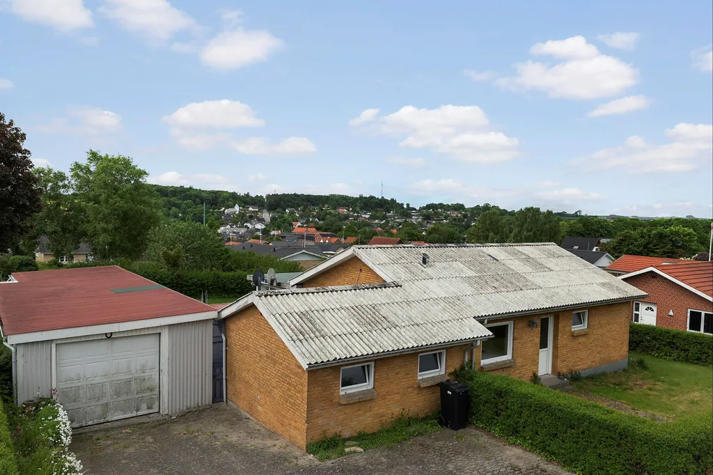 Exterior - 1962 Villa with Garden in Kongerslev