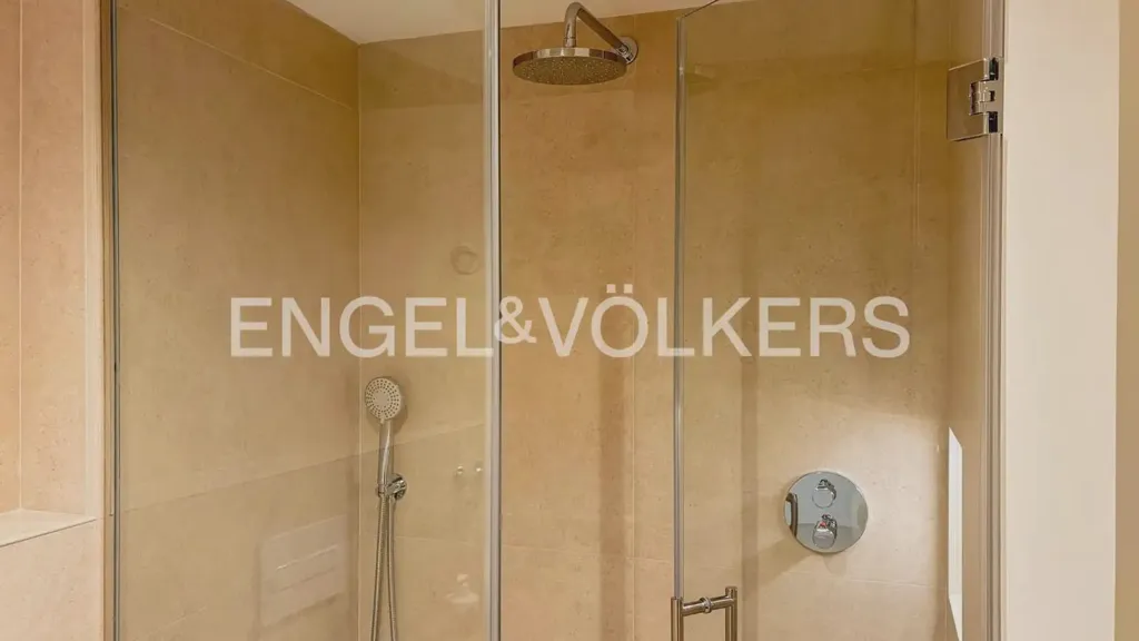 Bathrooms - Reformed Apartment with Balcony in Dénia