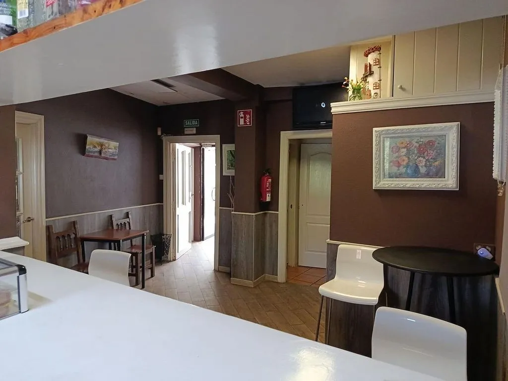 Pièces - Dual-Use Chalet with Terrace in Ortuella