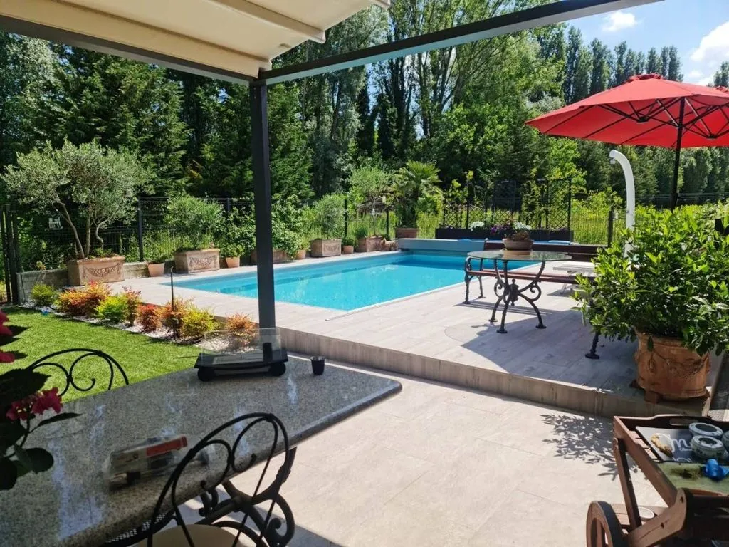 Piscine - Luxury Terraced House with Pool in Lodi