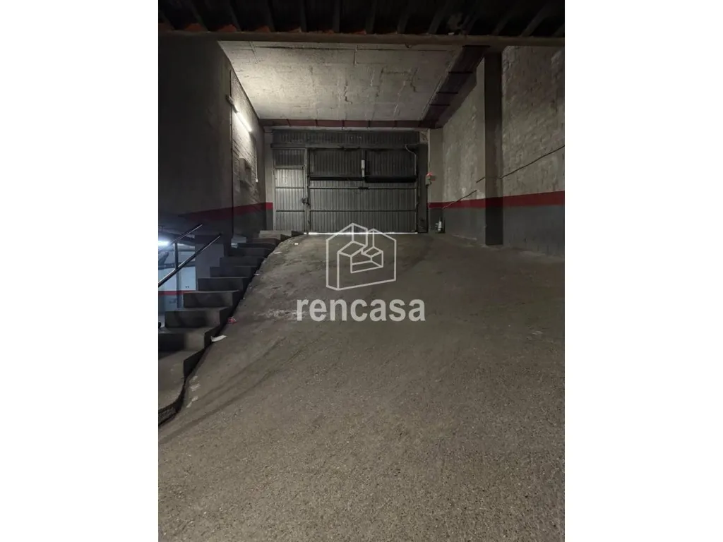 Garaaž - South-Facing Duplex Apartment with Balcony in Prat de la Riba
