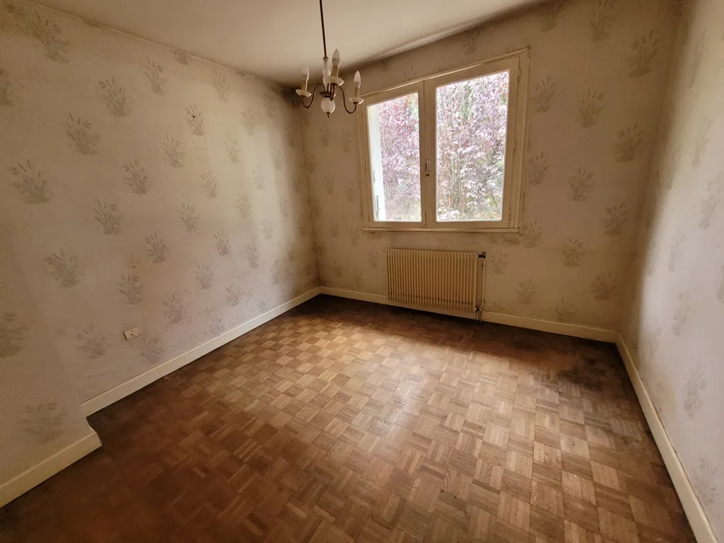 Toad - Country House with Garage in Marmande