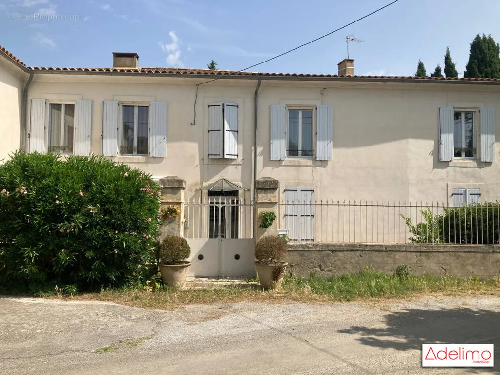 Välivaade - Historic Mas with Pool near Nîmes