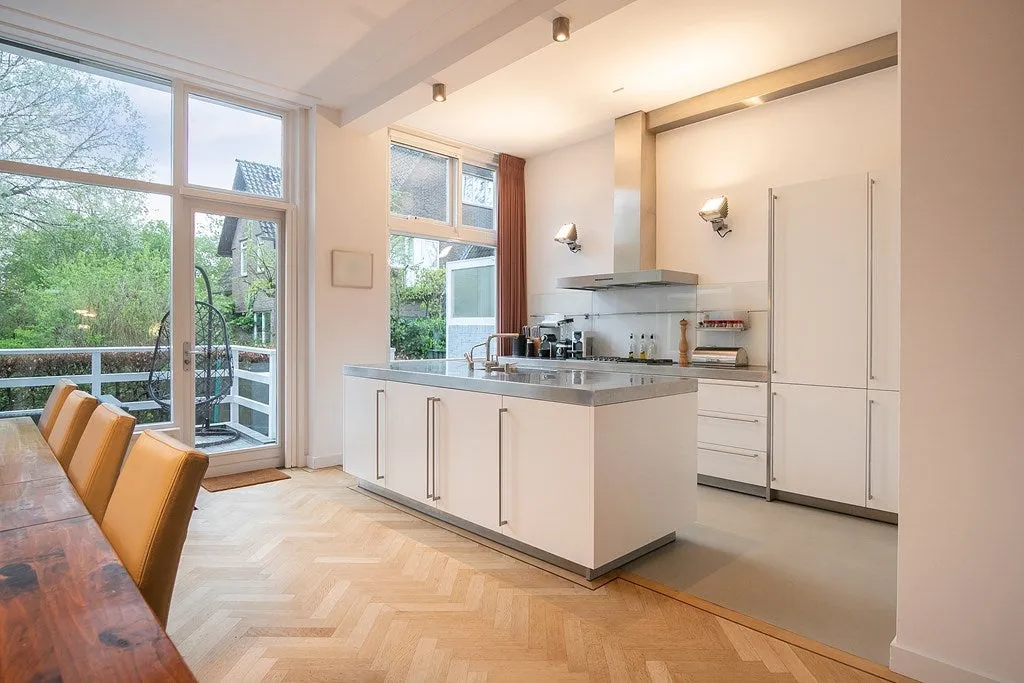 Cuisine - Character Villa with Park View in Kralingen