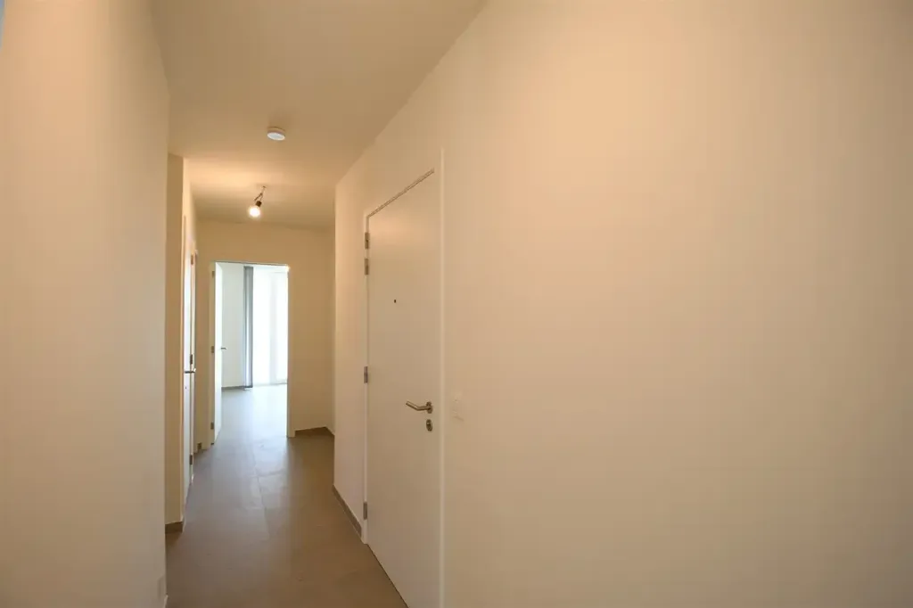hallway_entrance