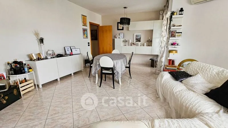 Elutuba - Modernised Apartment with Balcony in Andria