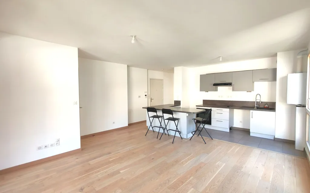 Cuisine - Appartement T3 au Calme avec Balcon à Lyon
