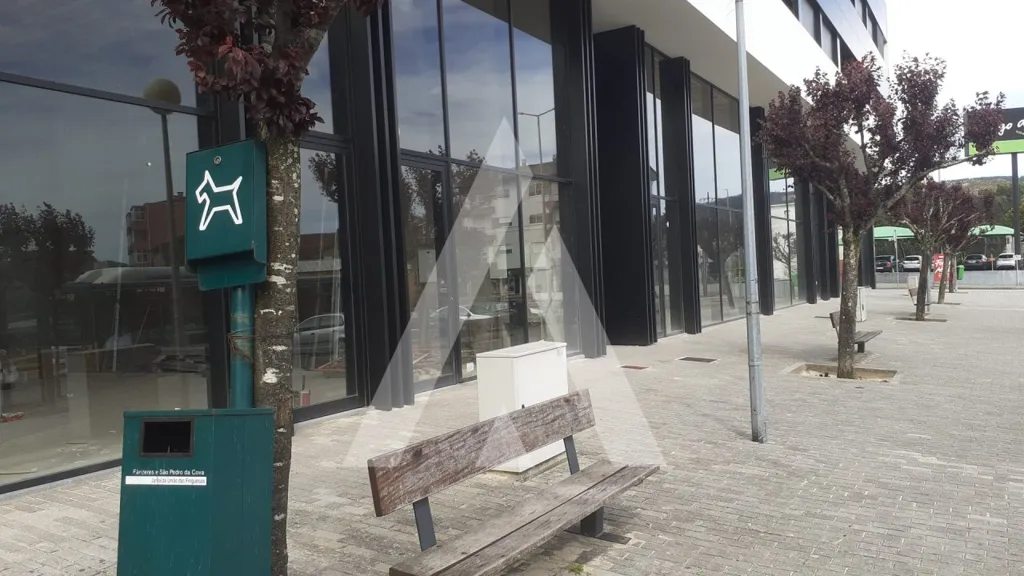 Välivaade - New Shop with Parking in São Pedro da Cova