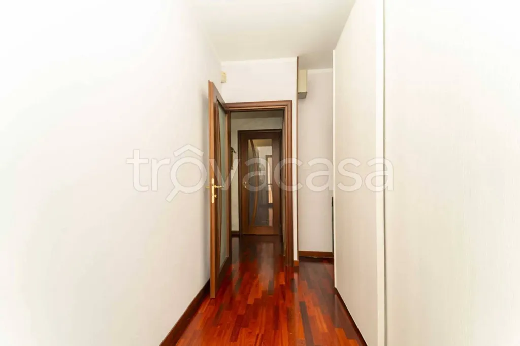 hallway_entrance