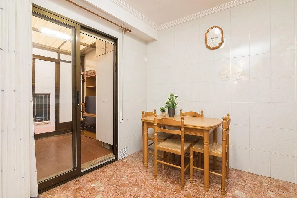 Söögituba - Modern Flat with Balcony in Carrús