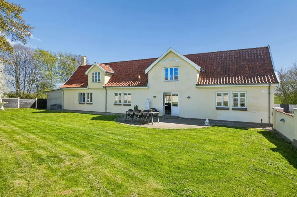 Aed - Mixed-Use Property with Kennel in Ruds Vedby