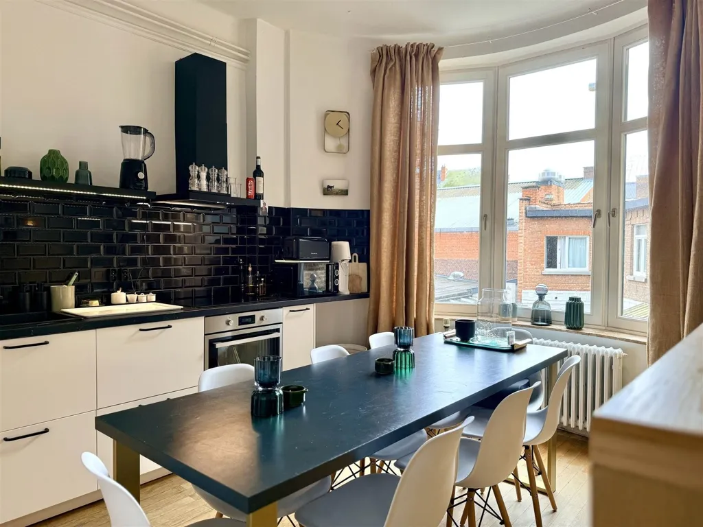 Salle à manger - Appartement Rénové avec Caractère à Namur