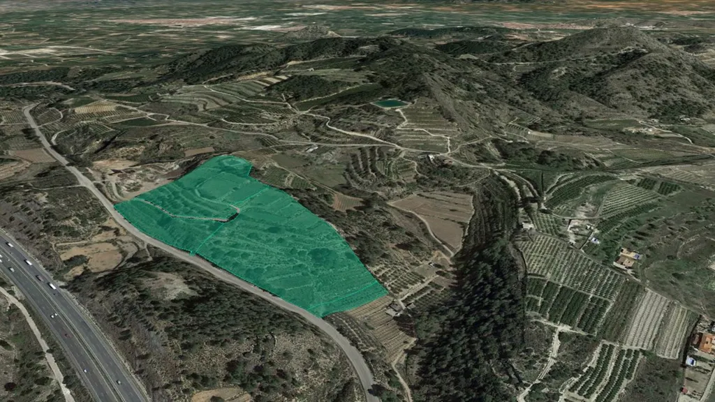 Rustic Land with Vineyard in La Llosa de Ranes