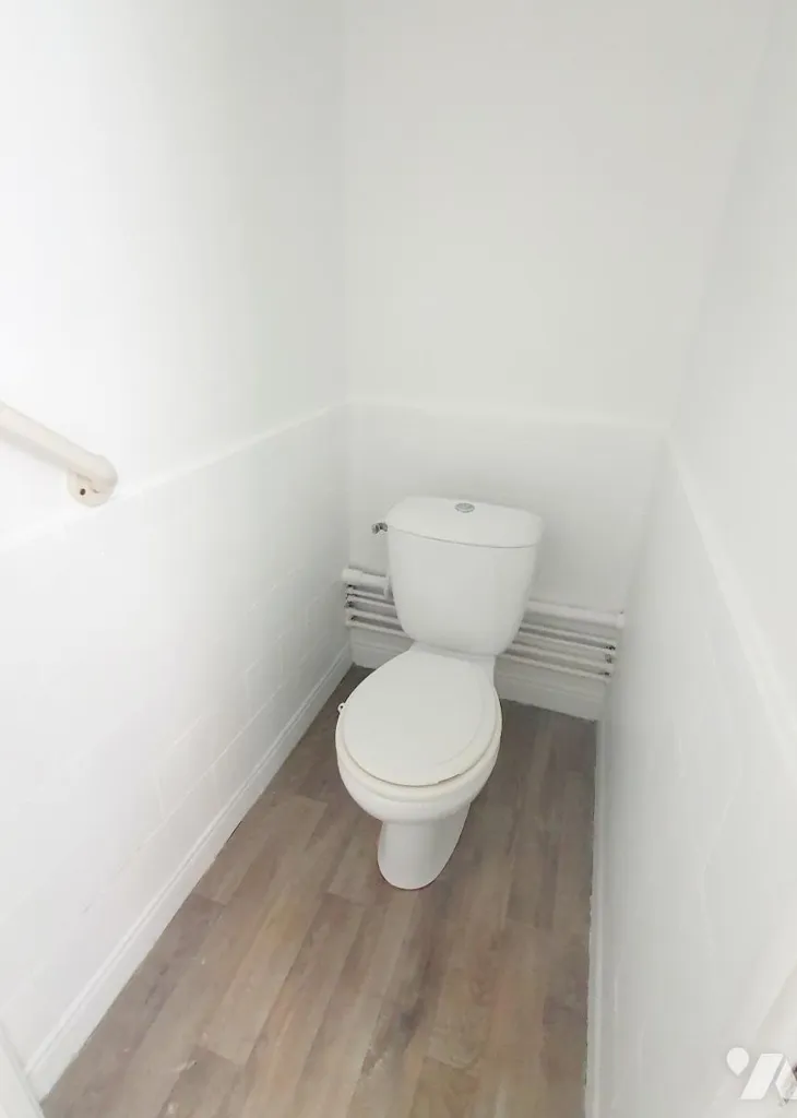 Salles de bain - Immeuble avec 2 Appartements au Centre d'Audruicq