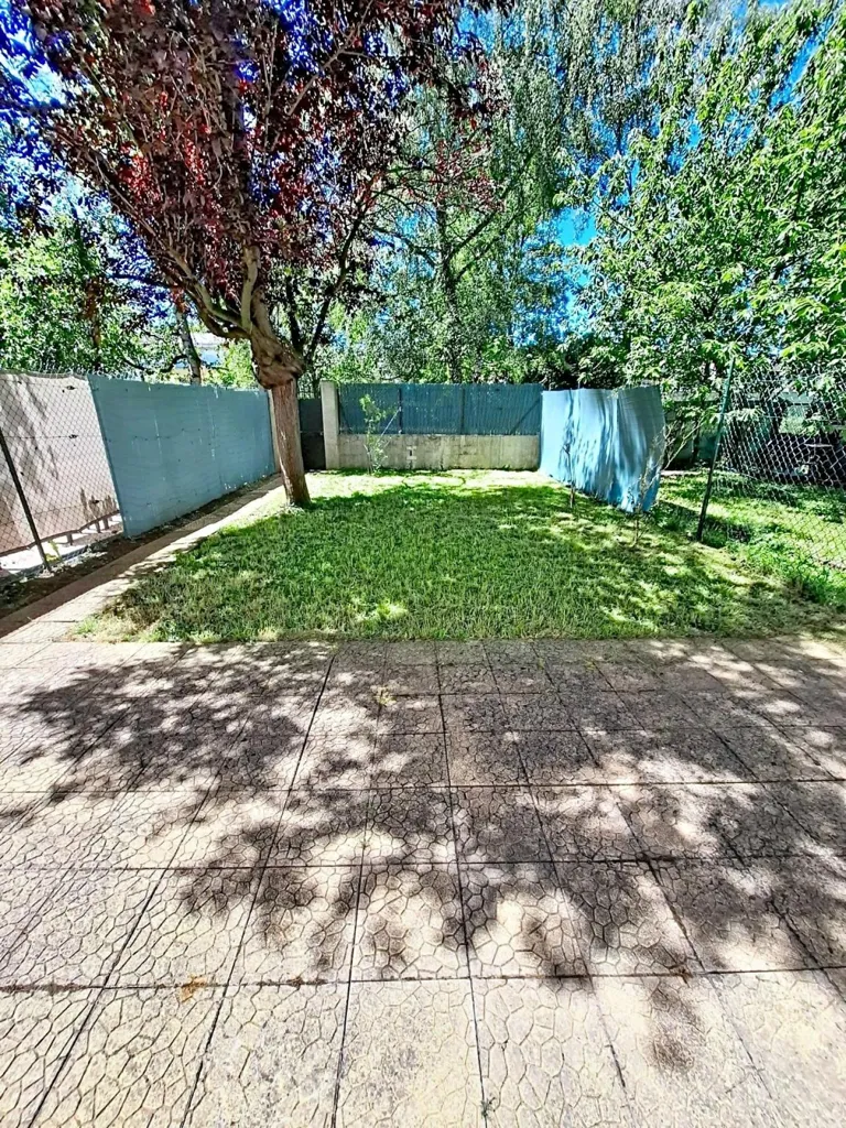 Aed - House with Garden in La Queue-en-Brie